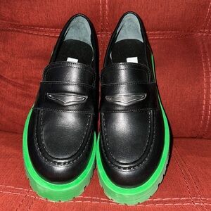 NWOB STEVE MADDEN LOAFERS